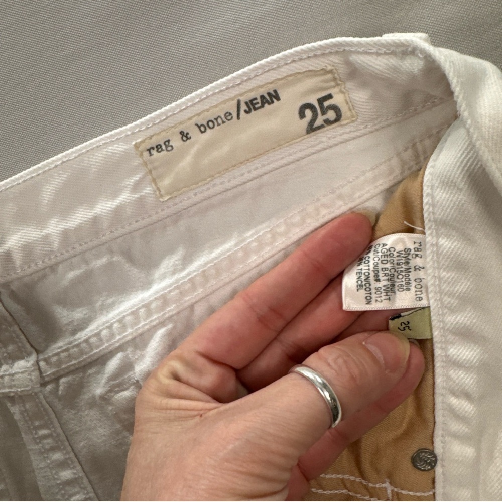 Rag & Bone Boyfriend Denim Shorts Women 28 Aged White Jean Cuffed Mid Rise EUC - Picture 10 of 10
